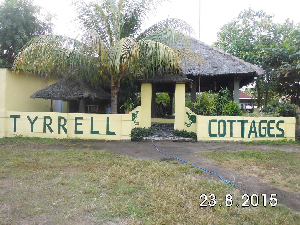 Tyrrell Cottages & Restaurant Gili Air Kültér fotó